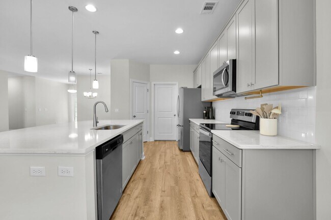 Building Photo - Spacious 5BR/3BA Home with Lagoon View on Quiet Cul-de-Sac!