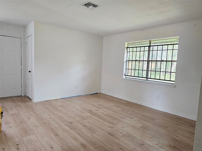 Building Photo - 11023 Linvale Dr