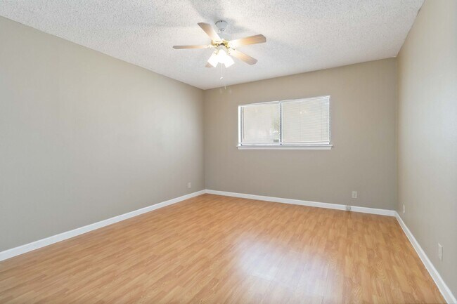 Building Photo - Charming 3-Bedroom Home Available for Rent!