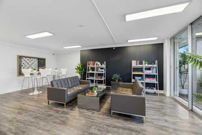 Building Photo - Wilton Tower