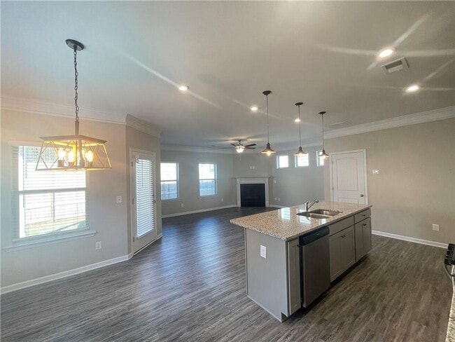 Building Photo - 145 Bryon Ln