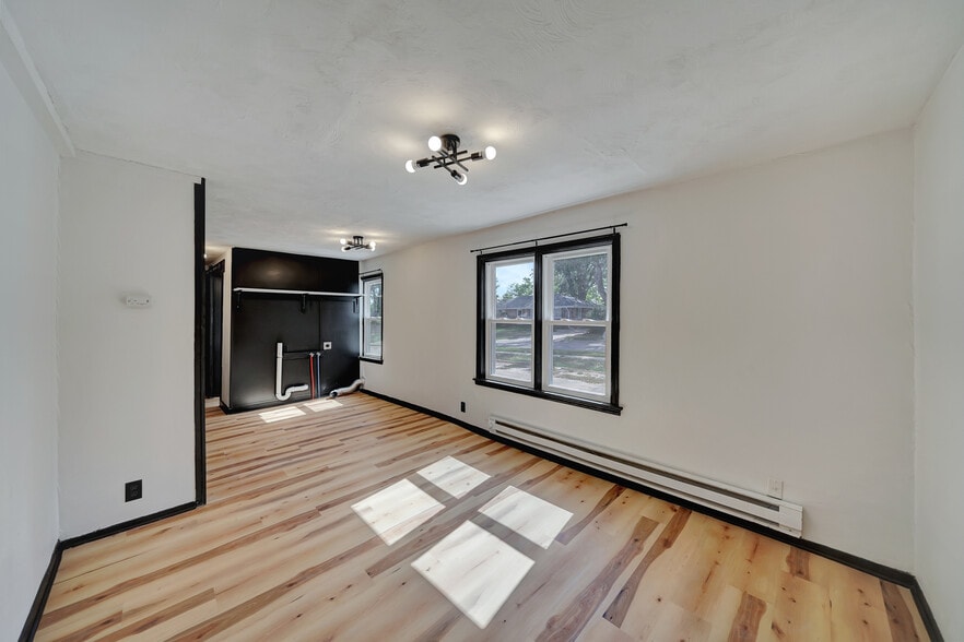 Building Photo - 2850 N Cotner Blvd