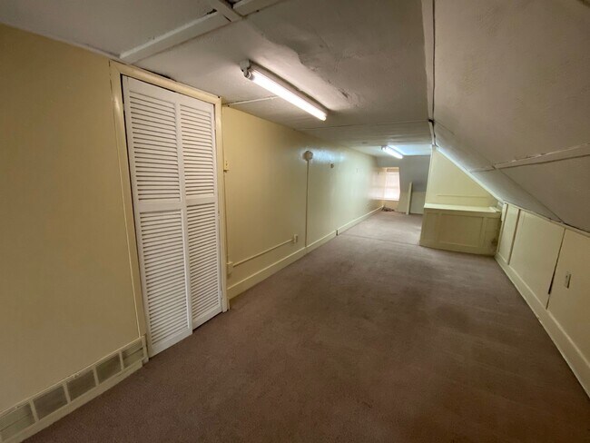 Building Photo - 77 Frambes Ave