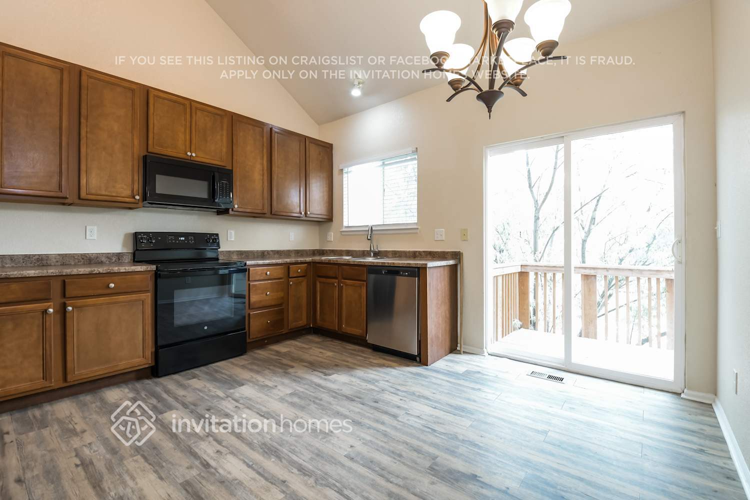 Building Photo - 9848 Kenton Cir