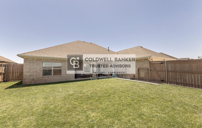 Building Photo - 310 N 11th St