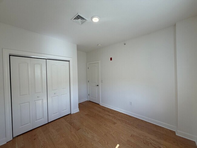 Building Photo - 360 Andover St