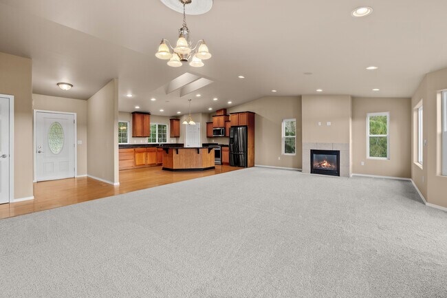 Building Photo - 231 E Linda Vista Ct
