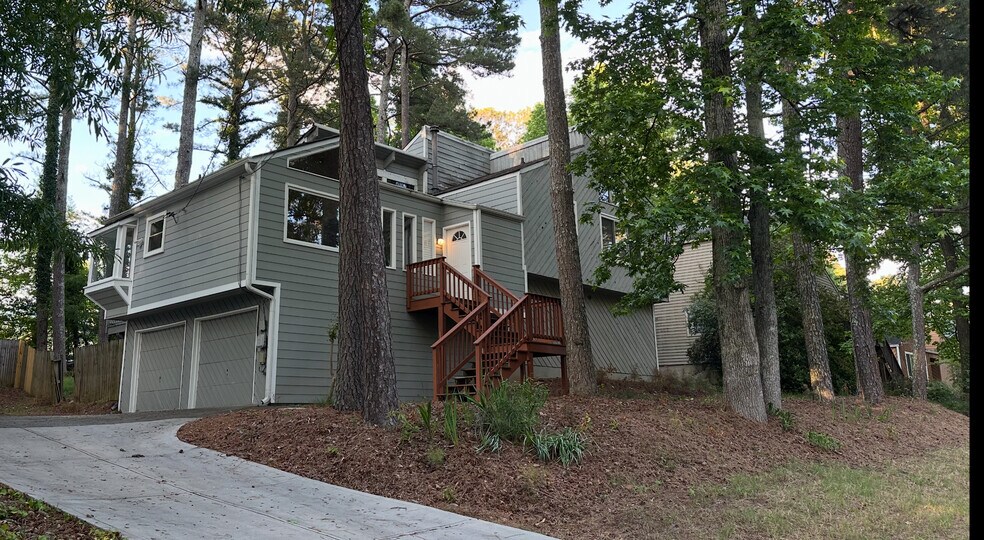 Primary Photo - 1733 Christie Dr NE