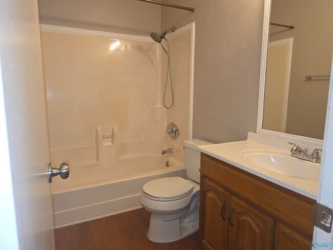 Building Photo - 12105 Carriage Ct SE