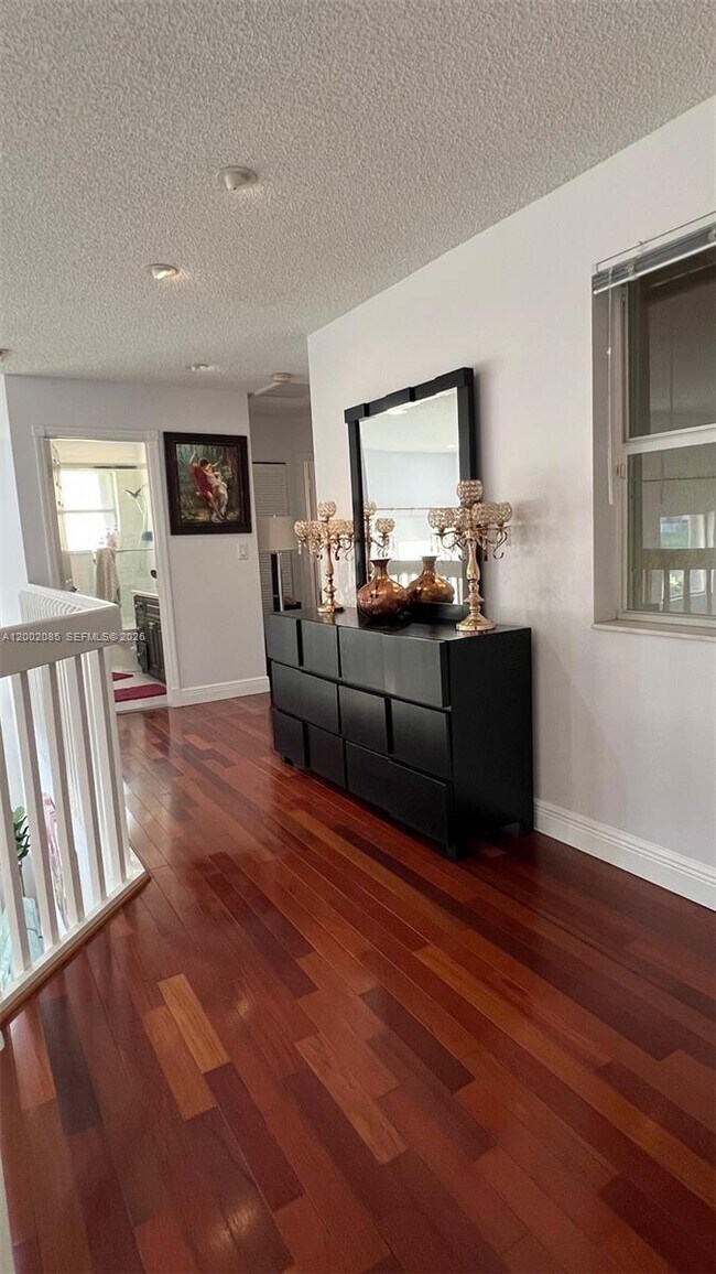 Building Photo - 1590 Seagrape Way