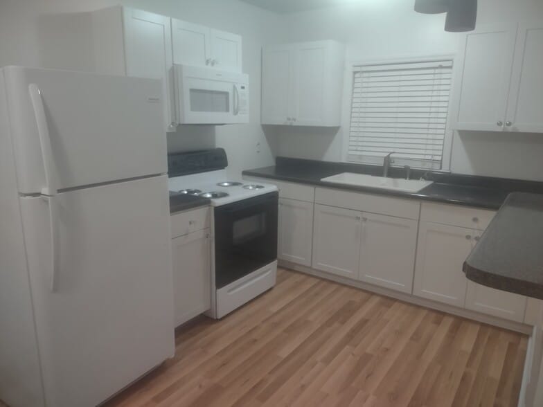 Building Photo - 3022 Earhart Rd