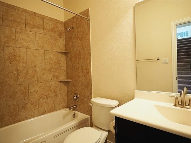 Building Photo - 1308 Camino Ct