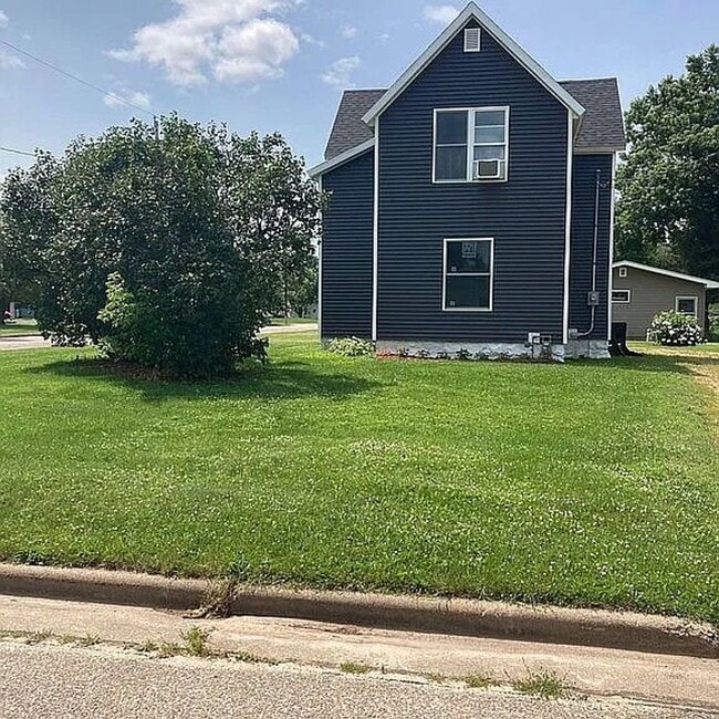 Building Photo - Click the “Apply Now” button or email wapmrentals@gmail.com for a prompt response.