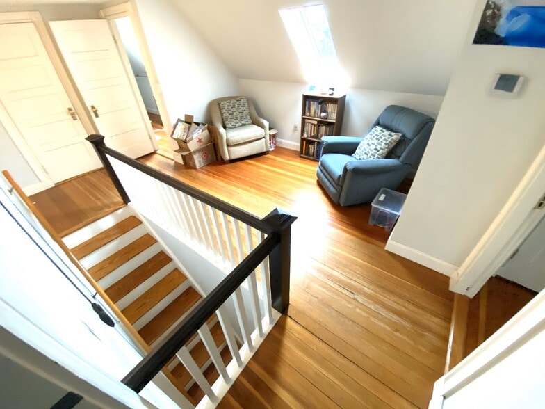 Building Photo - 130 Capen St