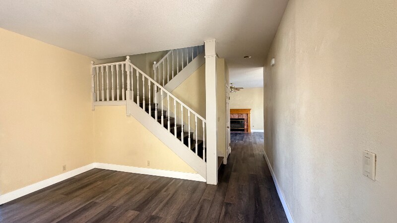 Building Photo - 1169 Zumstein Ct