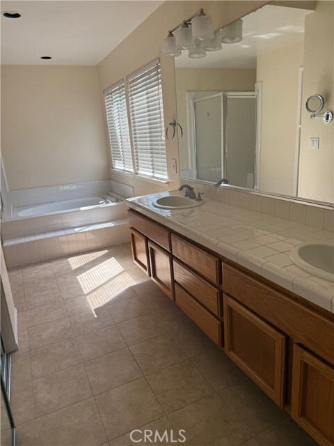 Building Photo - 17365 Summer Oak Pl