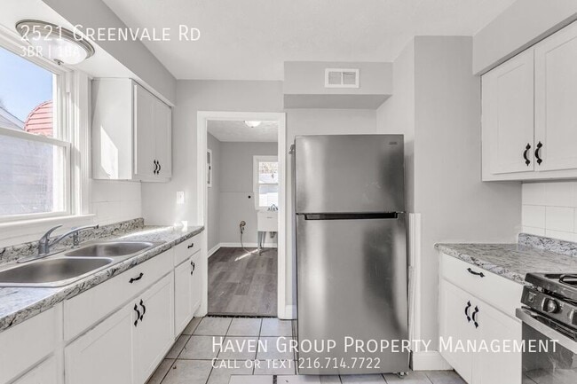 Building Photo - 2521 Greenvale Rd