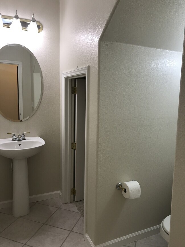 Building Photo - 2042 Rummel Ct