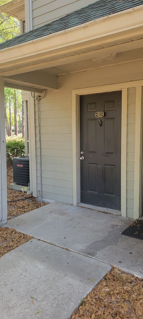 Building Photo - 6052 Westgate Dr