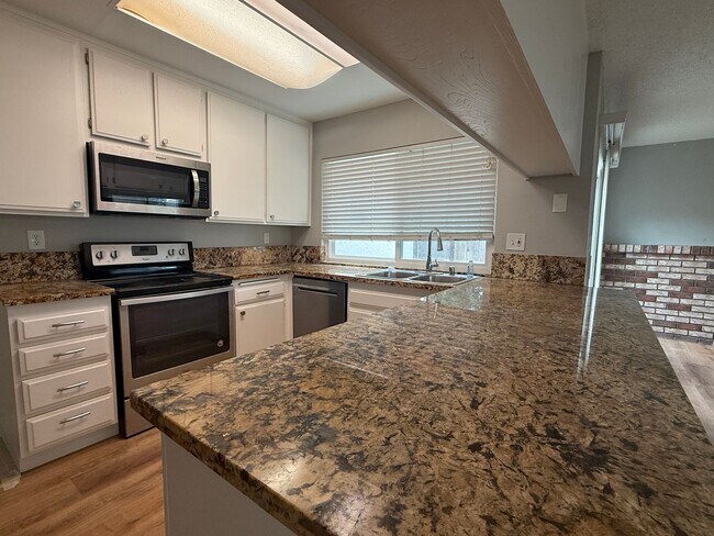 Building Photo - Newly Remodeled 4 bed 2 bath Home in North San Jose