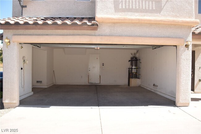 Building Photo - 8148 Finch Feather St