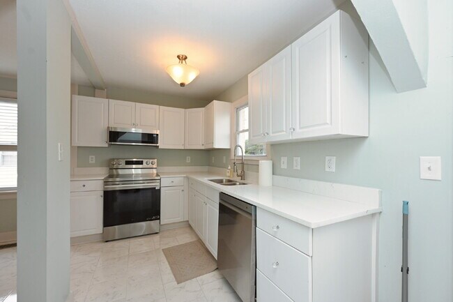 Building Photo - Renovated East Nashville Home | 3BR + Washer/Dryer + Off-Street Parking