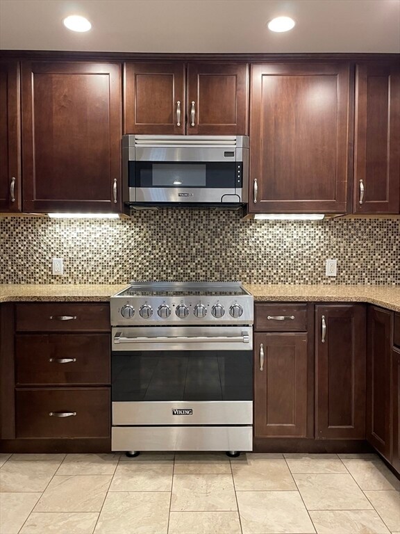 Building Photo - 4 Charlesgate E