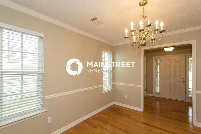 Building Photo - 4 Bedroom Pet-Friendly Home in Hampton, GA with Main Street Renewal