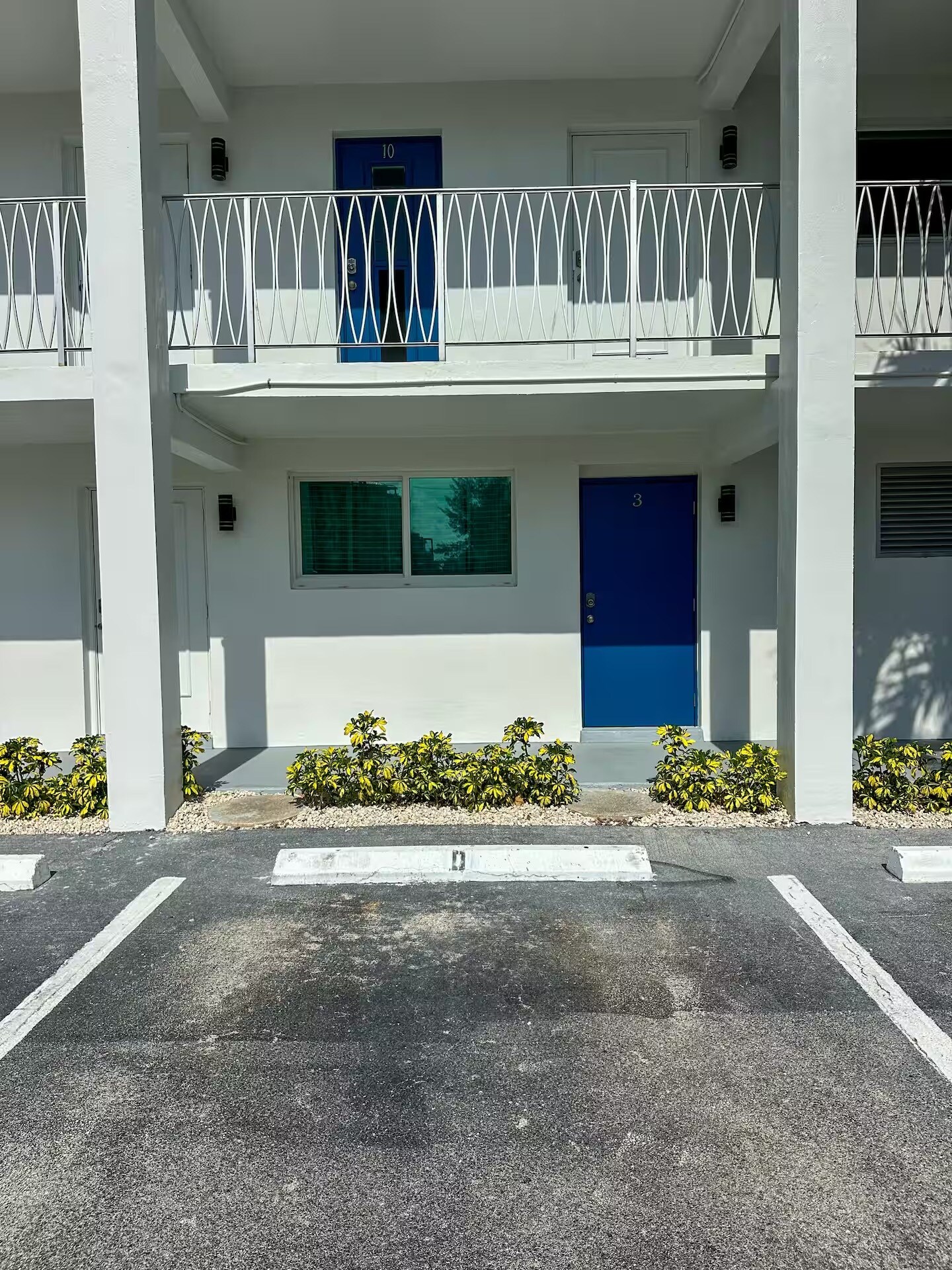 Building Photo - 505 N Riverside Dr