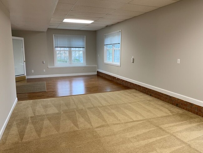 Building Photo - 5 Bed | 3.5 Bath House with Finished Basem...