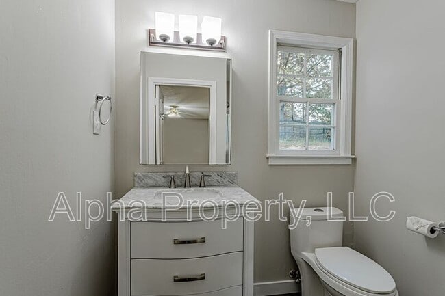 Building Photo - 111 Canebrake Dr