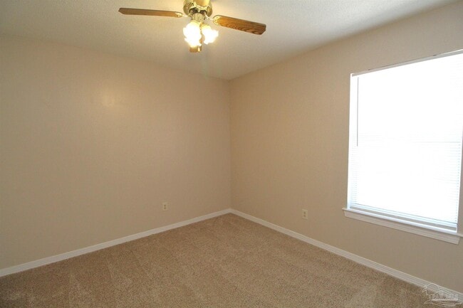 Building Photo - 3050 Belle Meade Dr