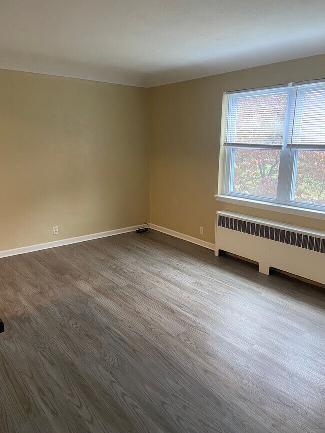 Building Photo - 13 S 19th St