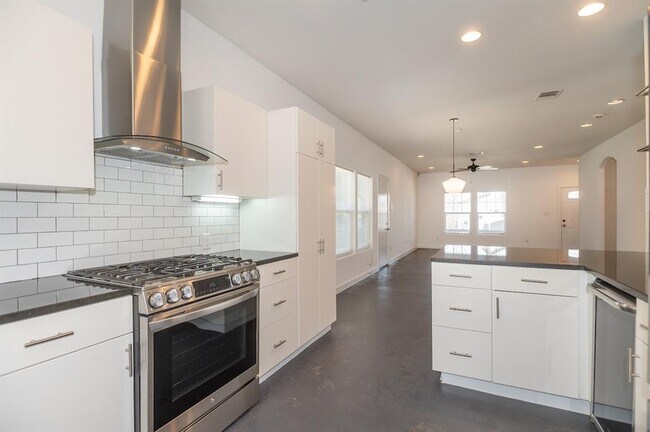 Building Photo - 5209 Delores Ave