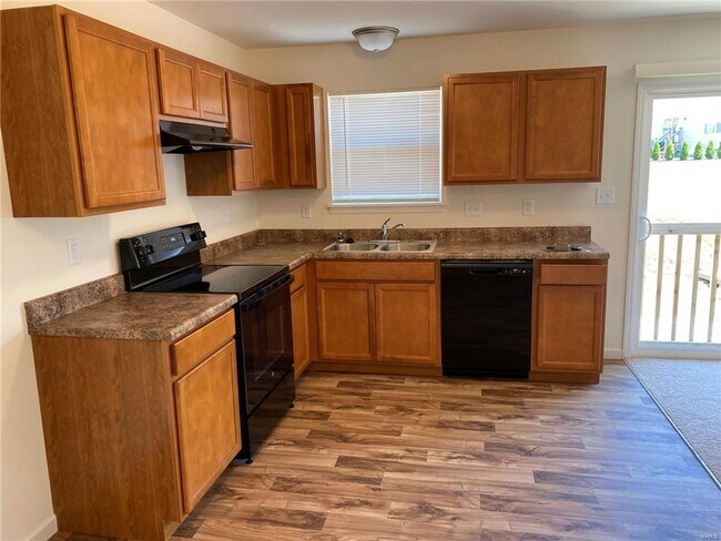 Building Photo - 612 Summer Breeze Ln
