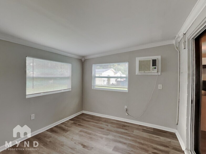 Building Photo - 10520 Monaco Dr