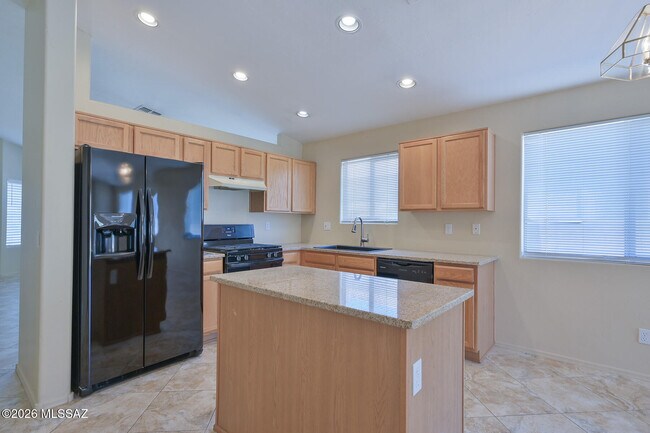 Building Photo - 2468 E Stone Stable Dr