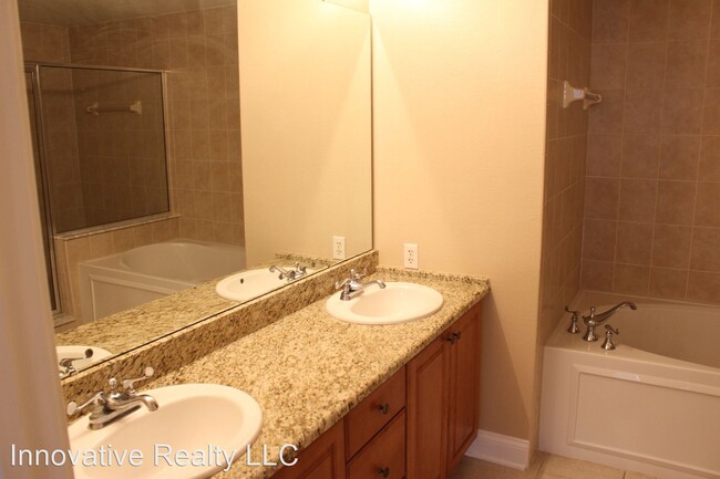 Building Photo - 3 br, 3 bath House - 225 W Seminole Blvd #212