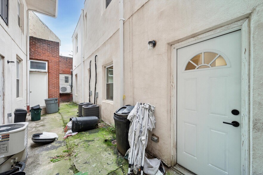 Building Photo - 1629 Germantown Ave