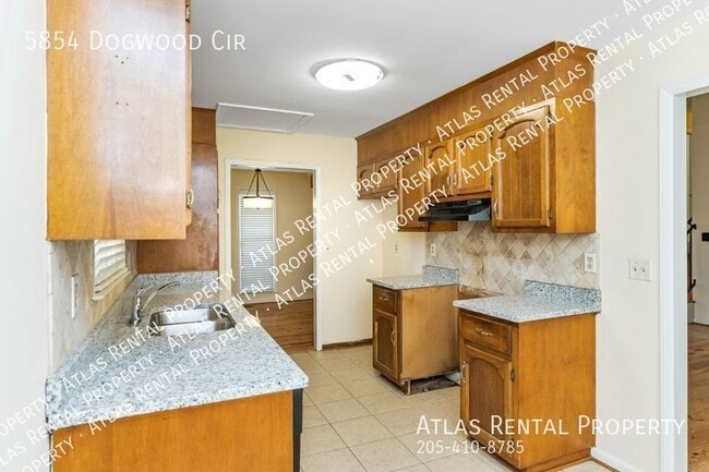 Building Photo - 5854 Dogwood Cir