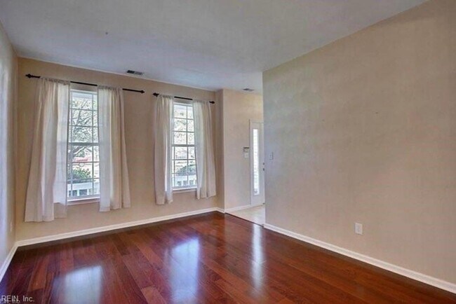 Building Photo - 141 Baker Farm Dr