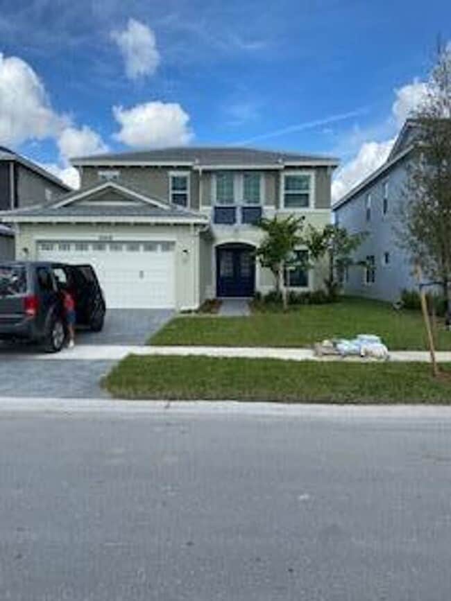 Building Photo - 15402 Goldfinch Cir