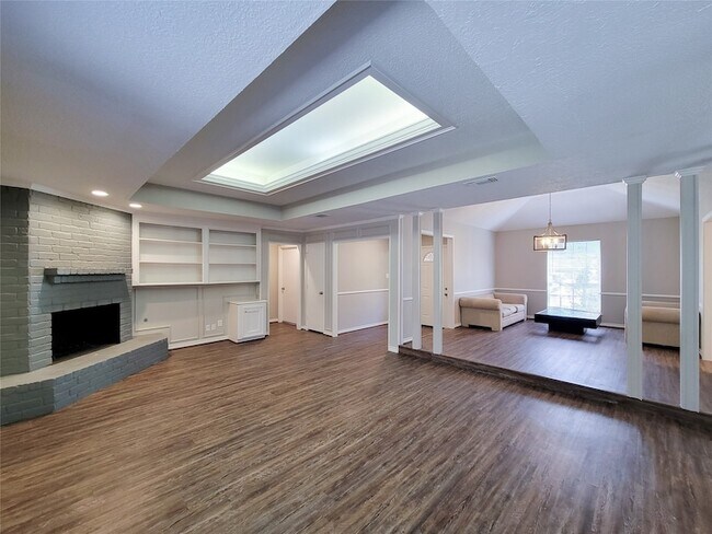 Building Photo - 6606 Brittany Park Ln