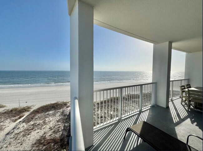 Building Photo - 521 W Beach Blvd