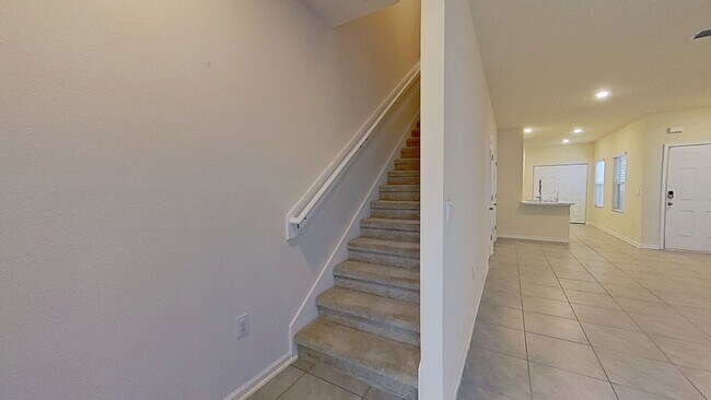 Building Photo - Jacksonville Townhome w/ Garage, Spacious Bedrooms & In-Unit Washer/Dryer