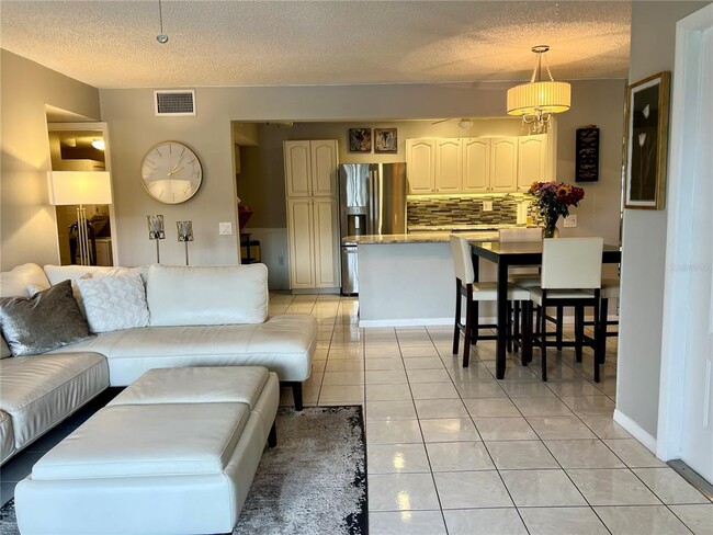 Building Photo - 1151 Pine Ridge Cir W