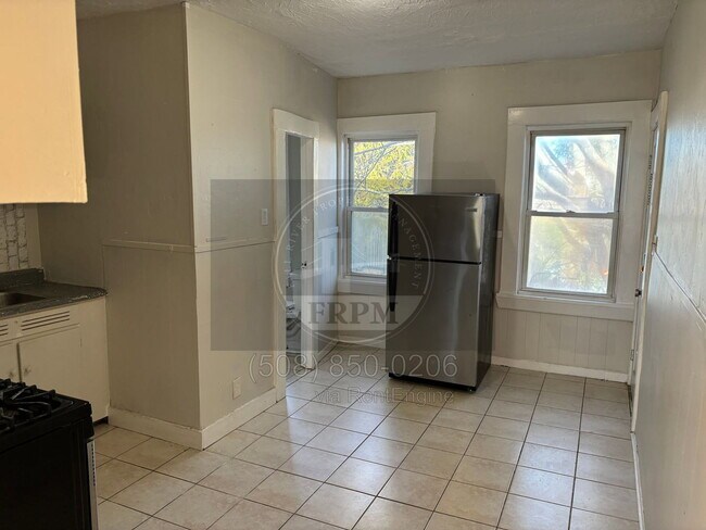 Building Photo - 441 Rivet St