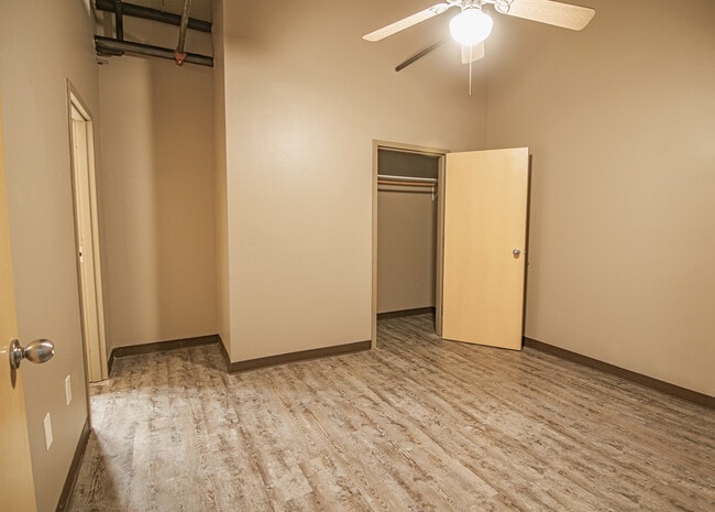 Building Photo - Cherry Street Place