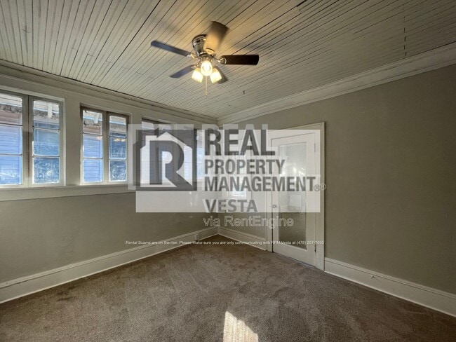 Building Photo - 2694 Cherokee Ave