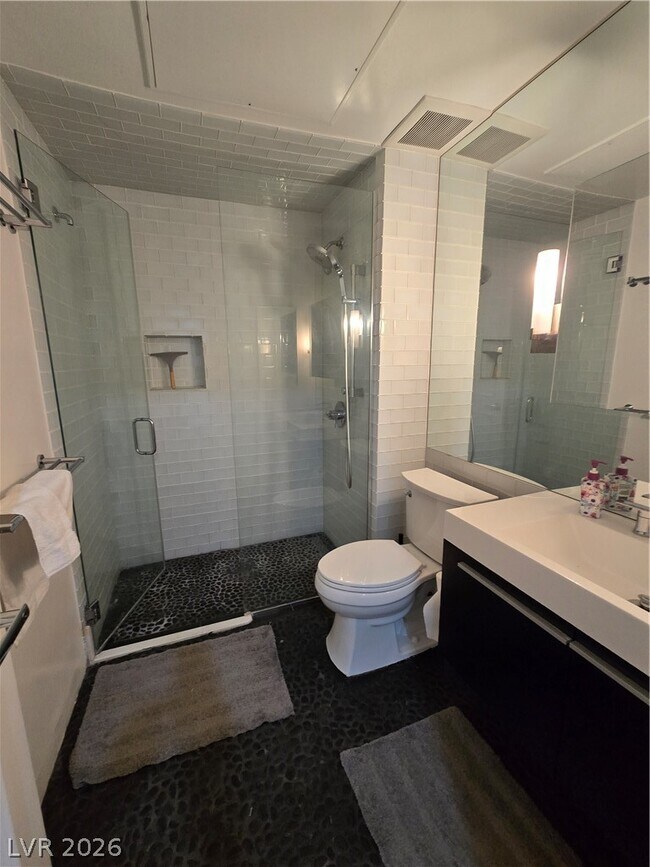 Building Photo - 220 E Flamingo Rd